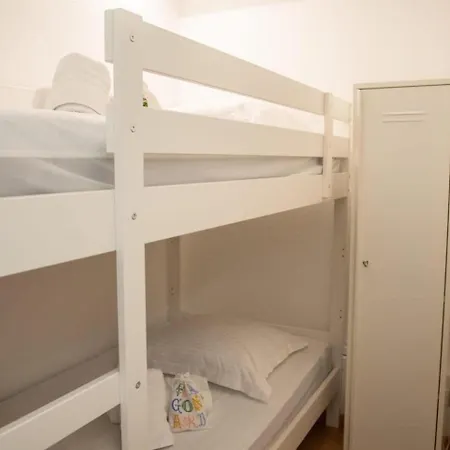 Apartmán Beautiful Vacation - Swimming Pool - Parking